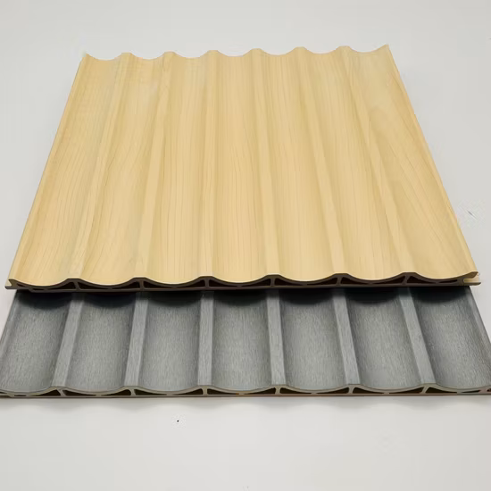 Composto de plástico de madeira de carga dupla à prova d'água decorativo de PVC e WPC e materiais Wpvc Painéis de parede internos para chuveiro, banheiro, teto e piso